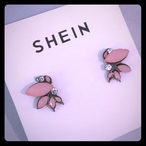 🥳2/$15 — Accent Earrings Cluster of Pink and Crystals NWT